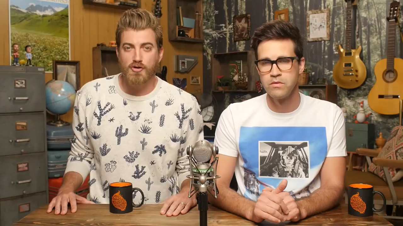 GMM 898: Craziest Things Found In Attics