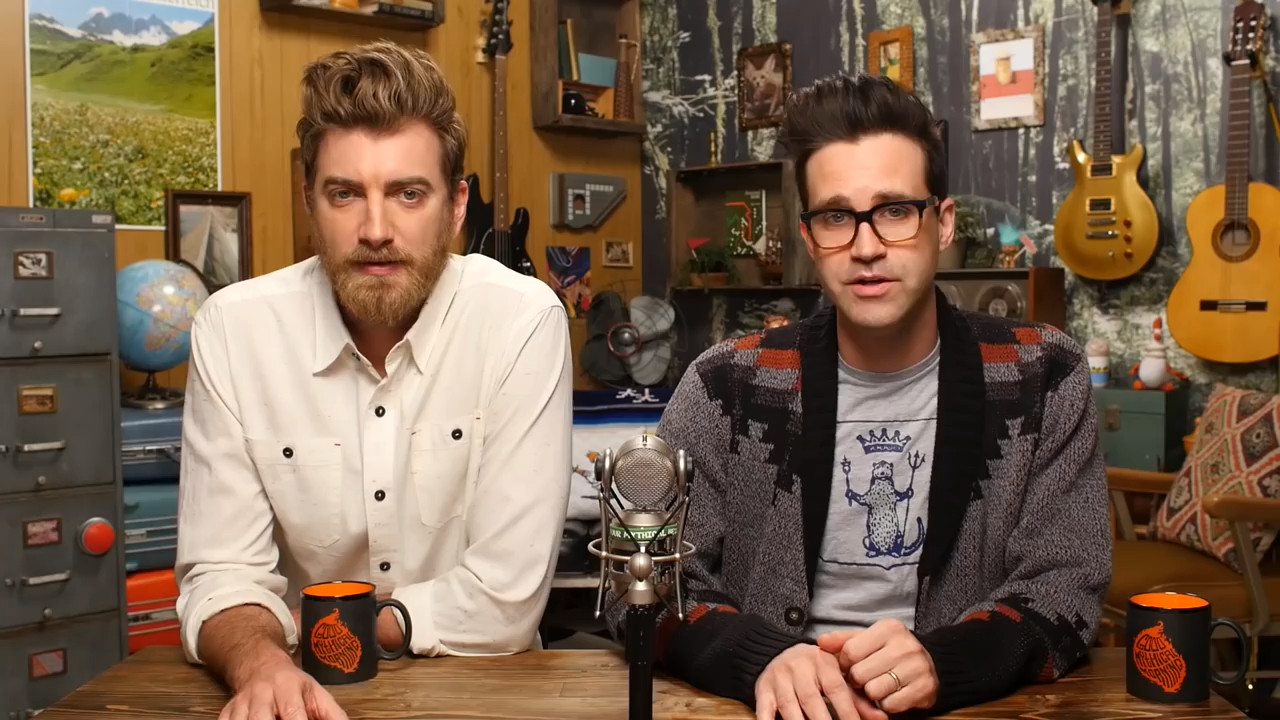GMM 1078: Would You Sit on These Crazy Couches?
