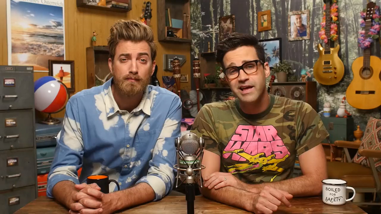 GMM 1141: Celebrity Food Taste Test