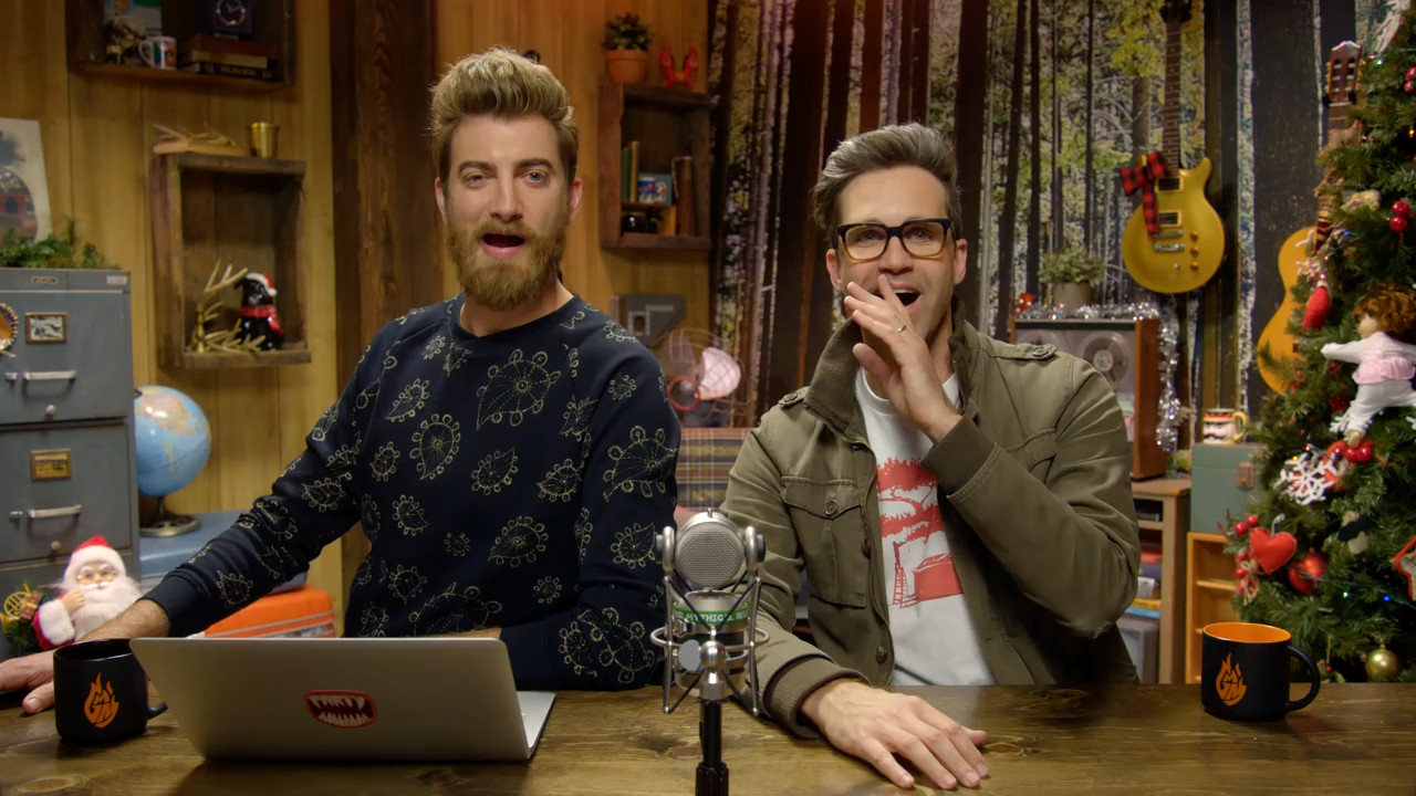 GMM 1244.4: Insane Celebrity Christmas Gifts (GAME)
