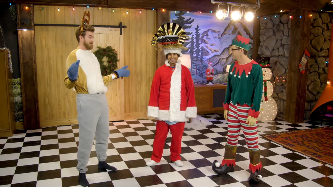 GMM 1246.1: The Clothes-Off Game ft. Kunal Nayyar