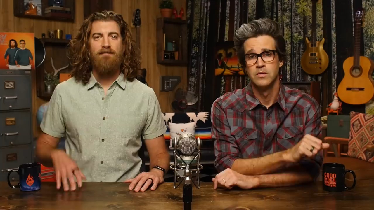 GMM 1985: What’s The Best Hot Sauce For Wings? (Taste Test)