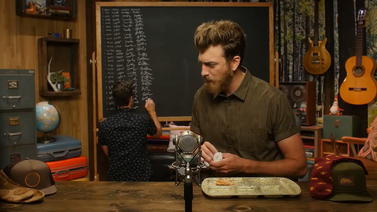 GMMore 1371: World’s Fanciest School Lunch Pizza