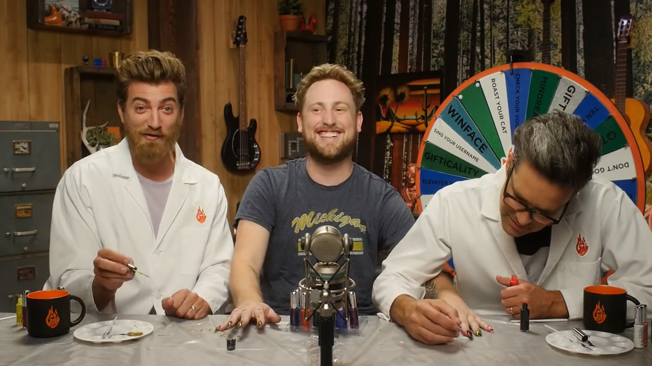 GMMore 1388: We Tried Giving An Acrylic Manicure