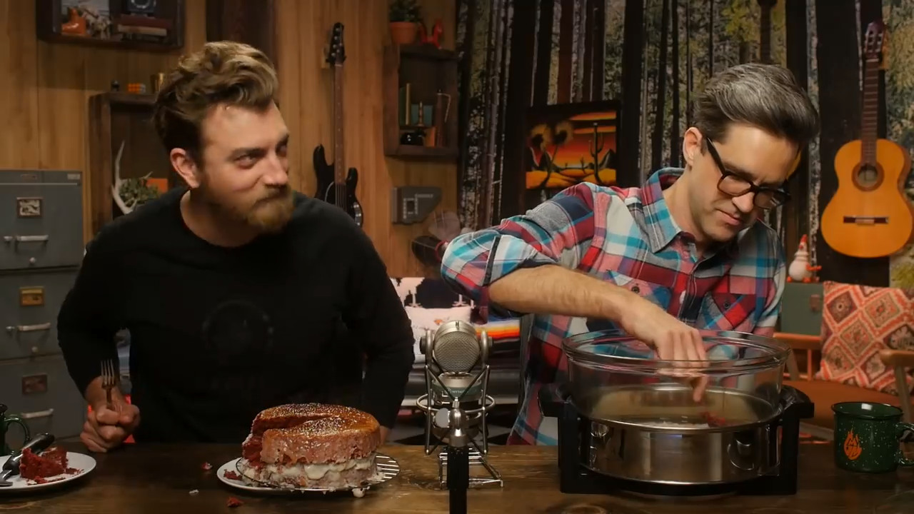 GMMore 1535: Putting A Whole Cake In An Air Fryer (TEST)