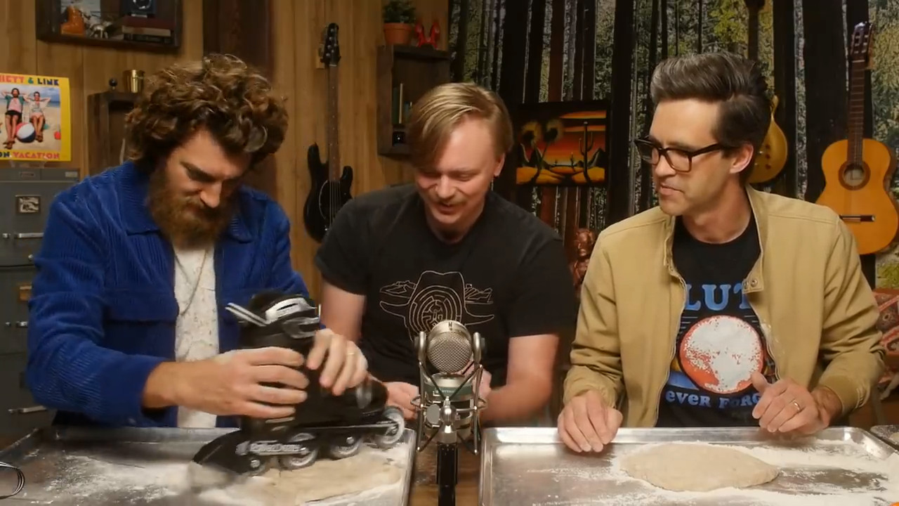 GMMore 1727: Weird Ways To Roll Pizza Dough ft. Gus Johnson