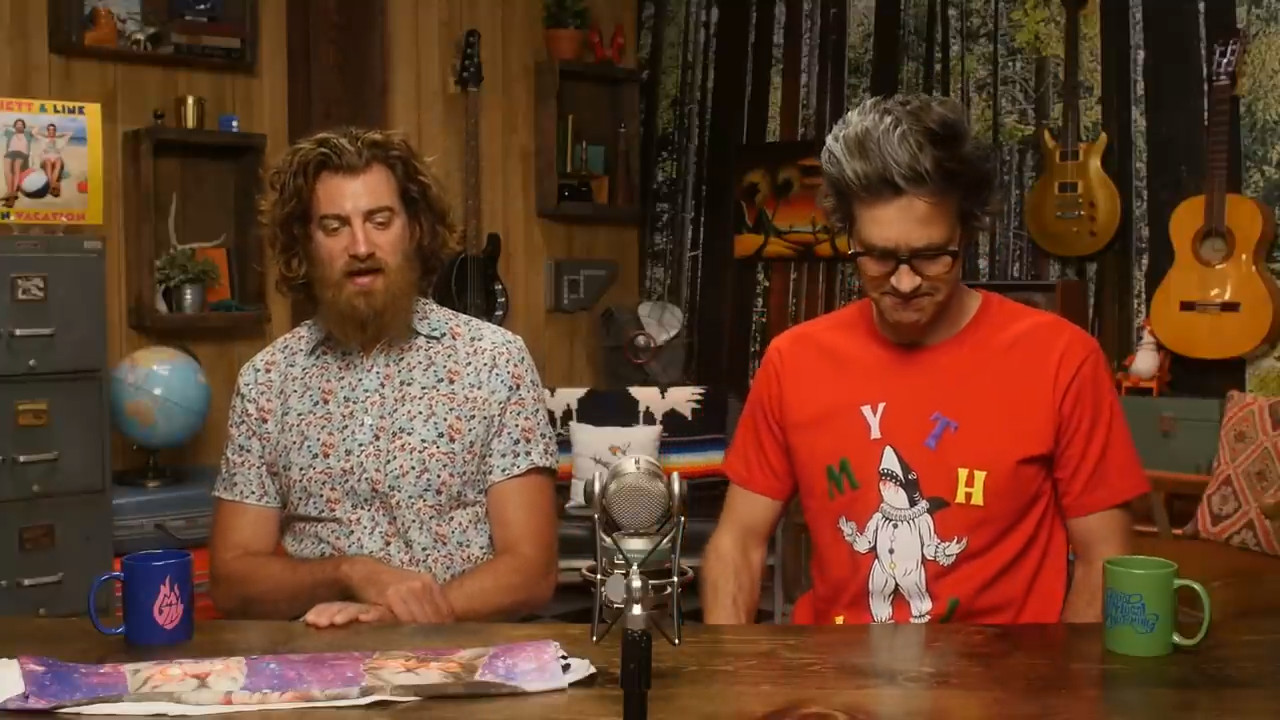 GMMore 1760: Reacting To Fast Food Merch
