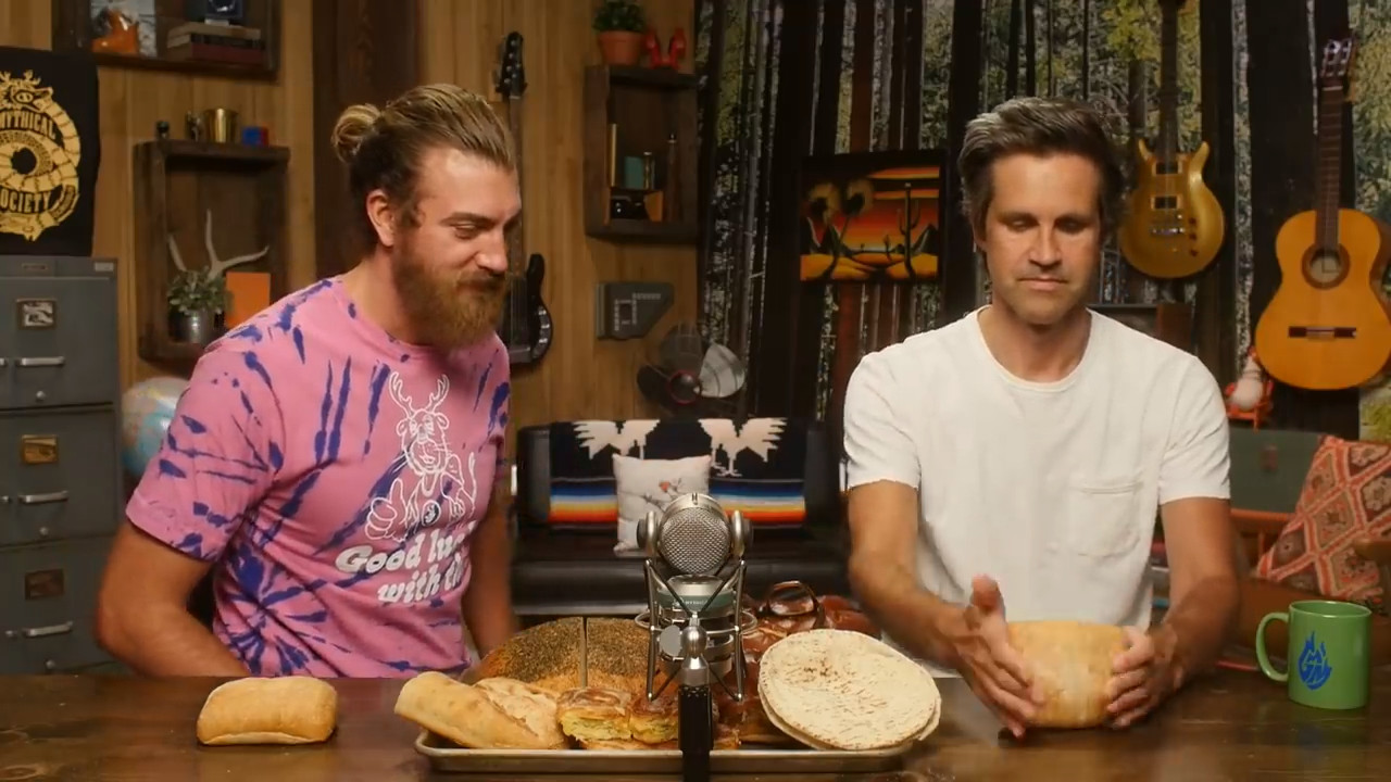 GMMore 1804: What’s The Best Face-Smushing Bread? (Test)