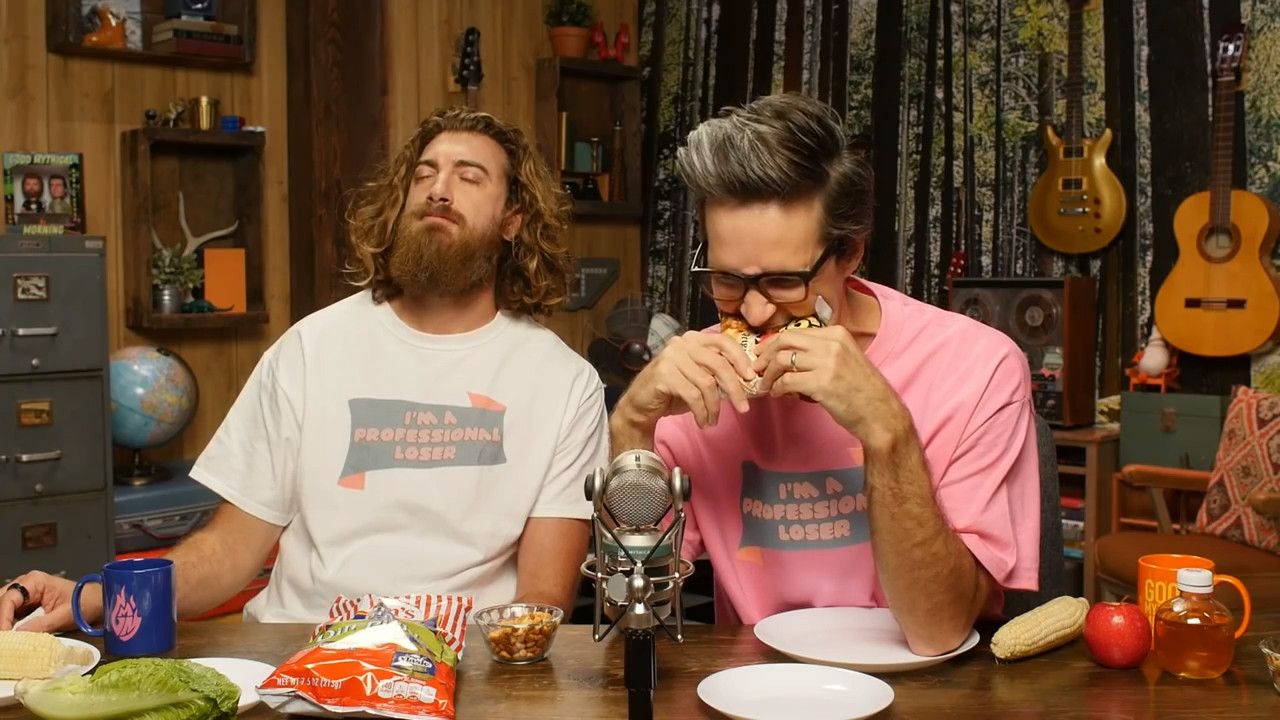 GMMore 1861: Trying TikTok’s Apple Juice Bottle Biting Thing On Other Snacks
