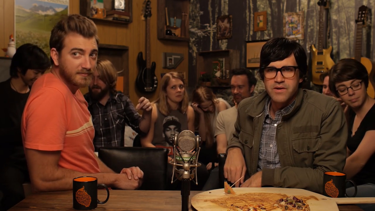 GMMore 624: Eating Weird Pizza with the Crew