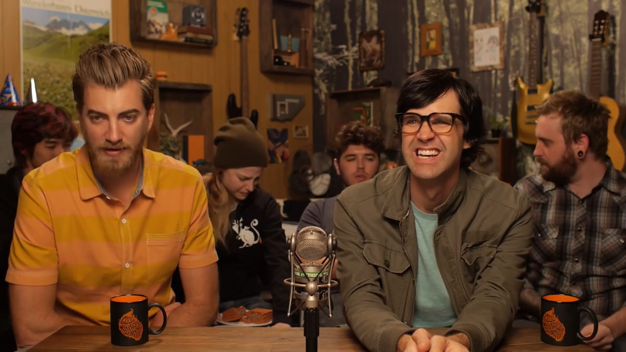 GMMore 679: The Crew Tries the Hot Pockets