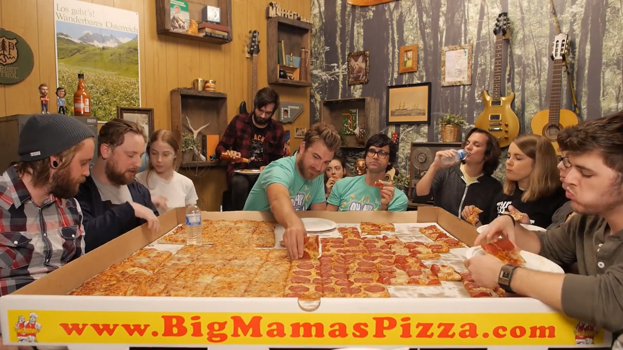 GMMore 802: Rhett, Link & the Crew vs. the Big Mama’s & Papa’s Pizza Challenge